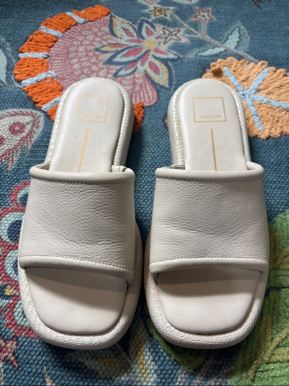 Dolce Vita Ivory Aisha Leather Sandal size 7